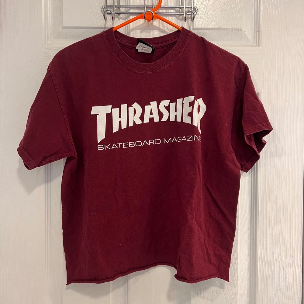 Thrasher Skateboard Magazine Graphic Tee Maroon Burgundy Raw Hem Cropped Shirt